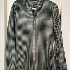GAP Men's Dark Green Checkered Button Down Shirt